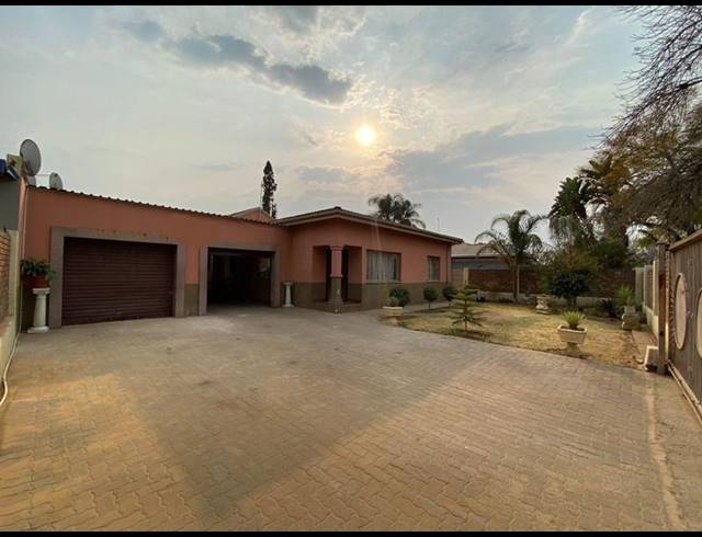 2 BEDROOM PROPERTY TO RENT IN BOOYSENS